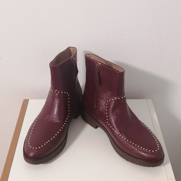 FitFlop Kinbey Microstud Patent Ankle Boots - Picture 2 of 11